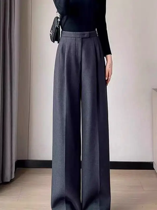 Pantalones casuales de Emilorina