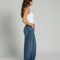 JEANS BALLOON CON EFECTO BRILLO